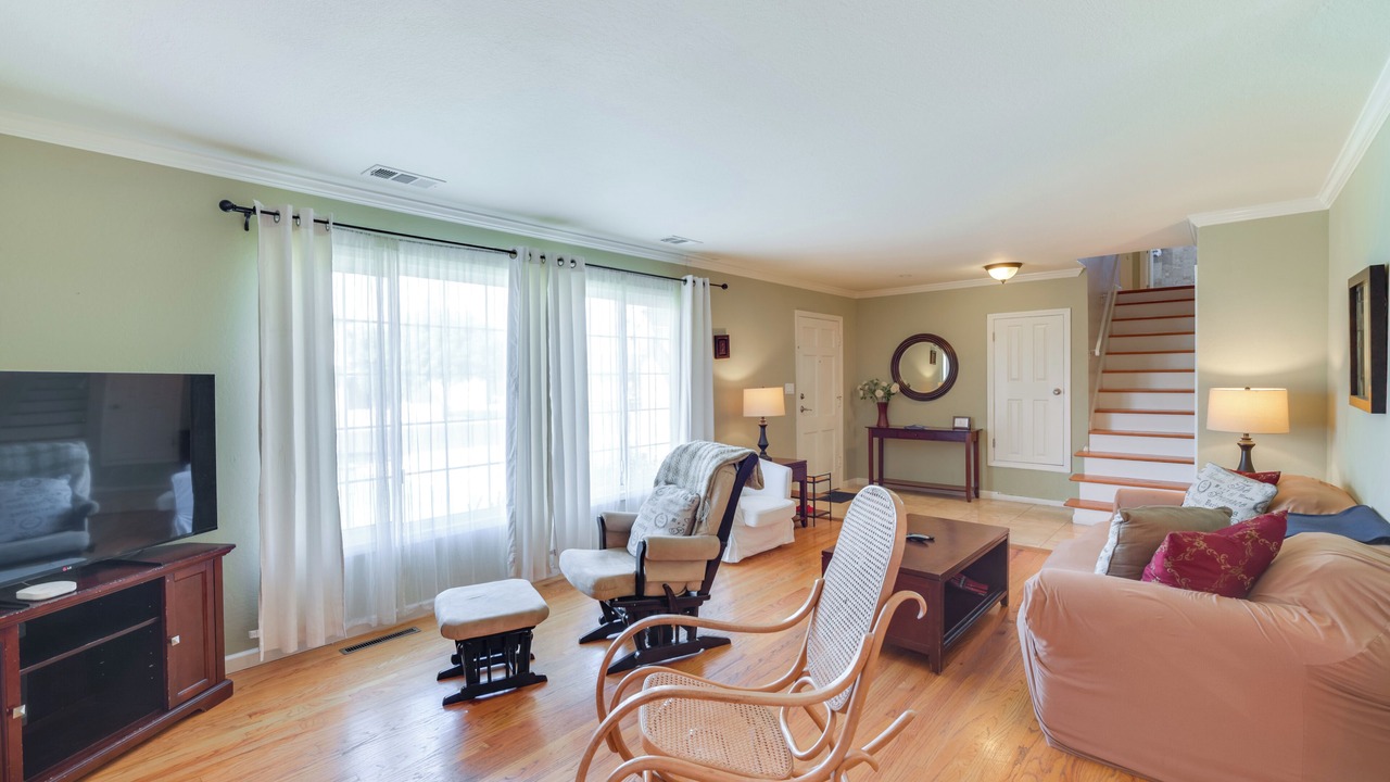 Photo of Livingroom in Campbell