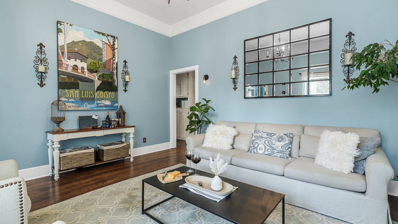 Photo of Livingroom in Old Town Historic District