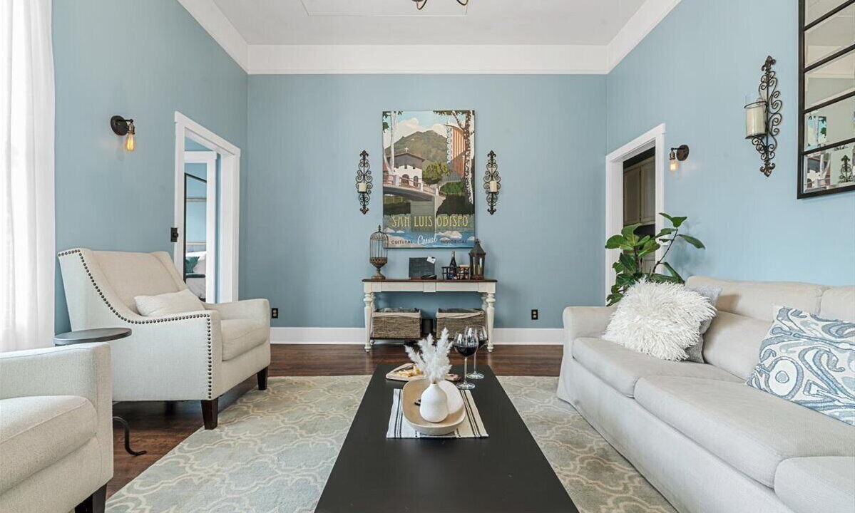 Photo of Livingroom in Old Town Historic District