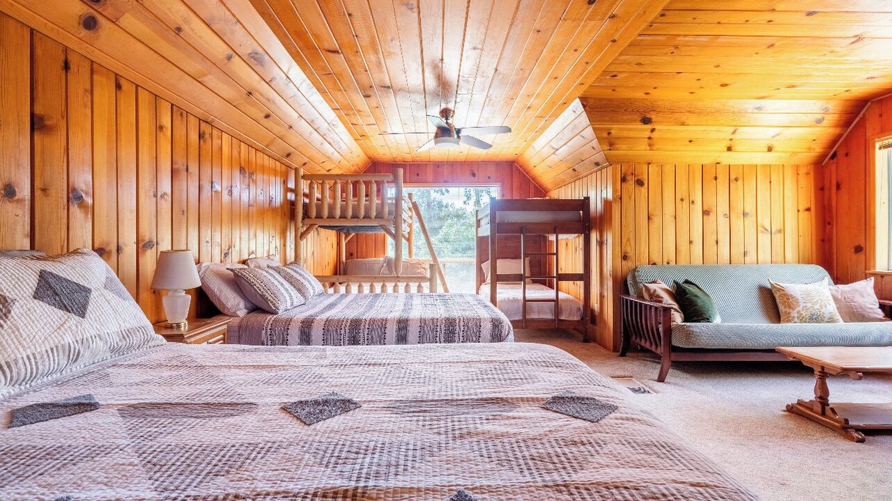 Photo of Bedroom in Springville