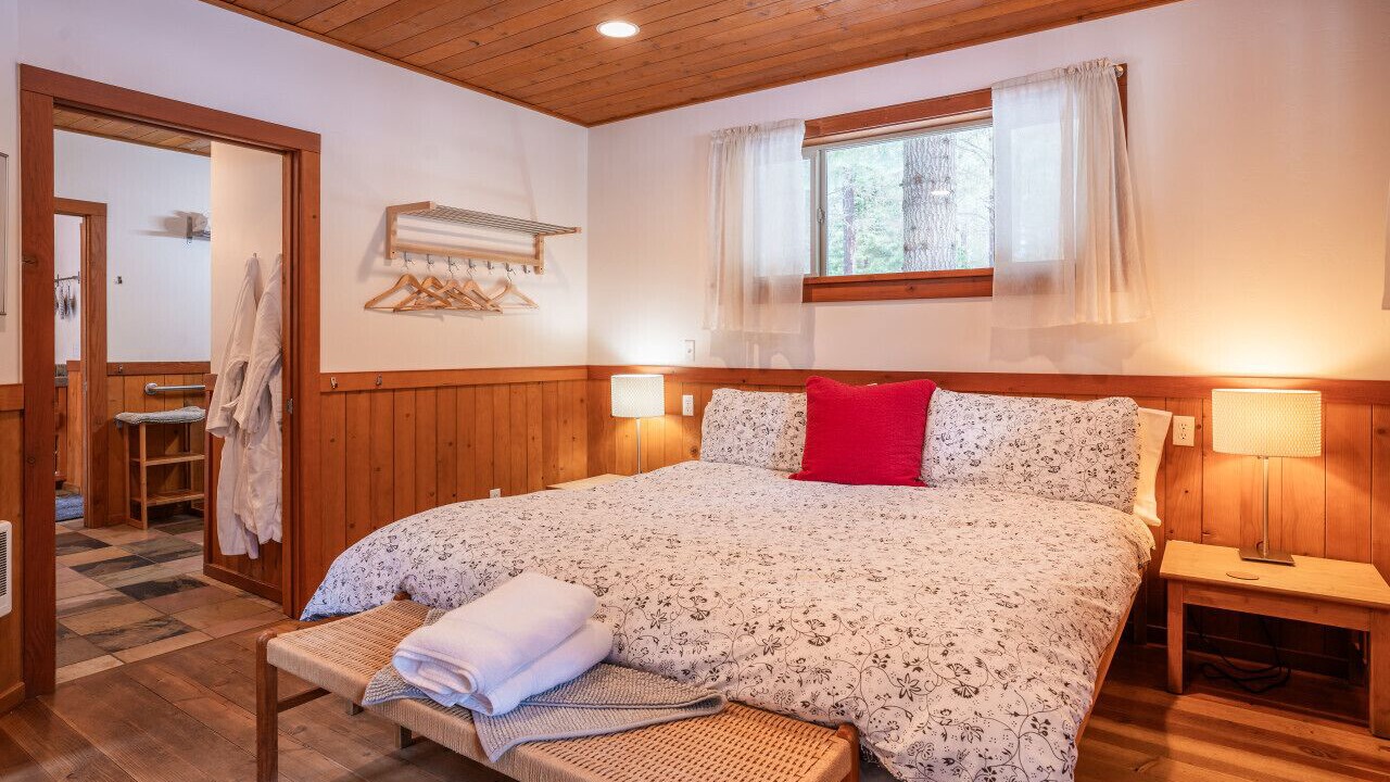 Photo of Bedroom in Ashland