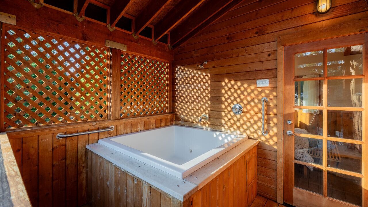 Photo of Bathroom in Ashland