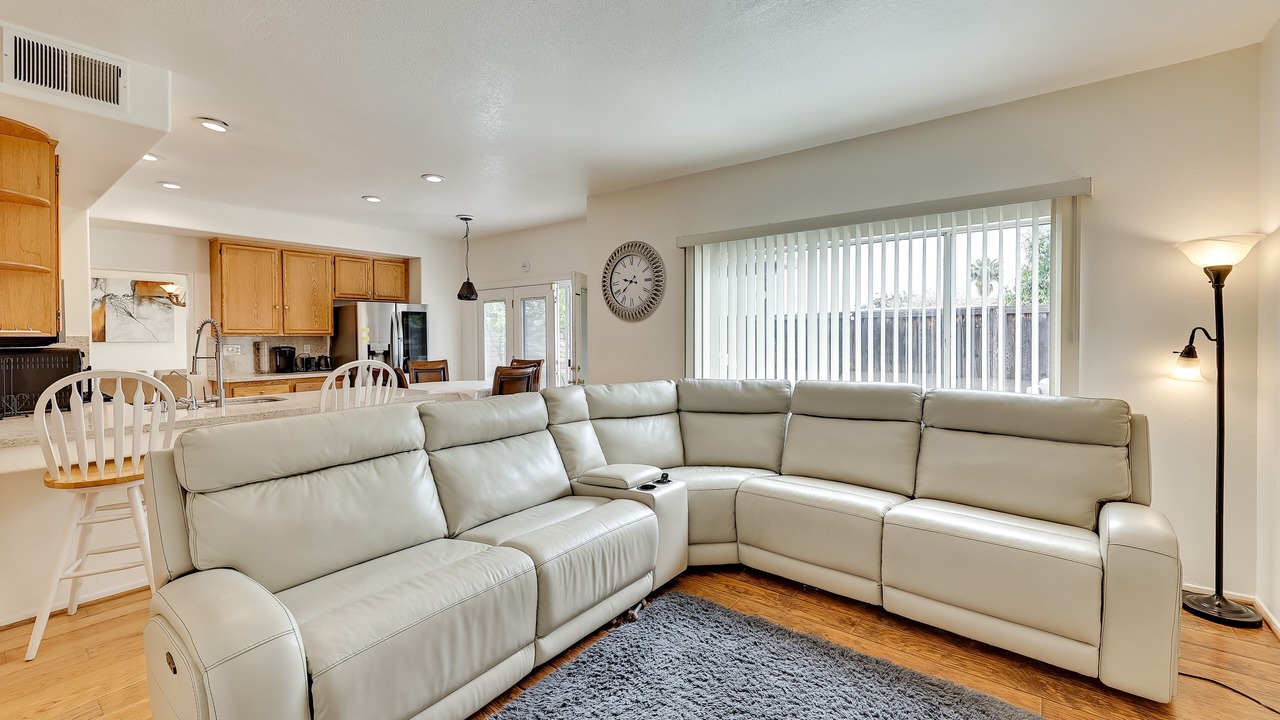 Photo of Livingroom in Lake Elsinore