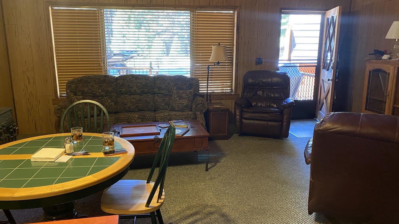 Photo of Livingroom in Lake Almanor Country Club