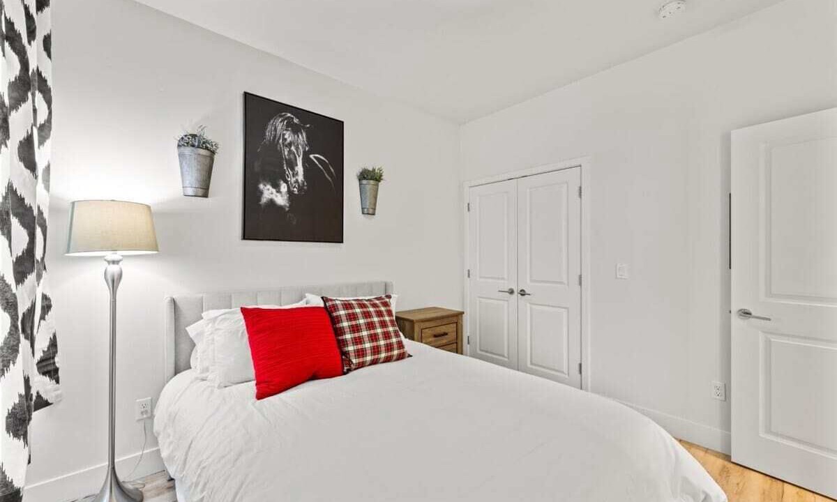 Photo of Bedroom in Downtown Sacramento