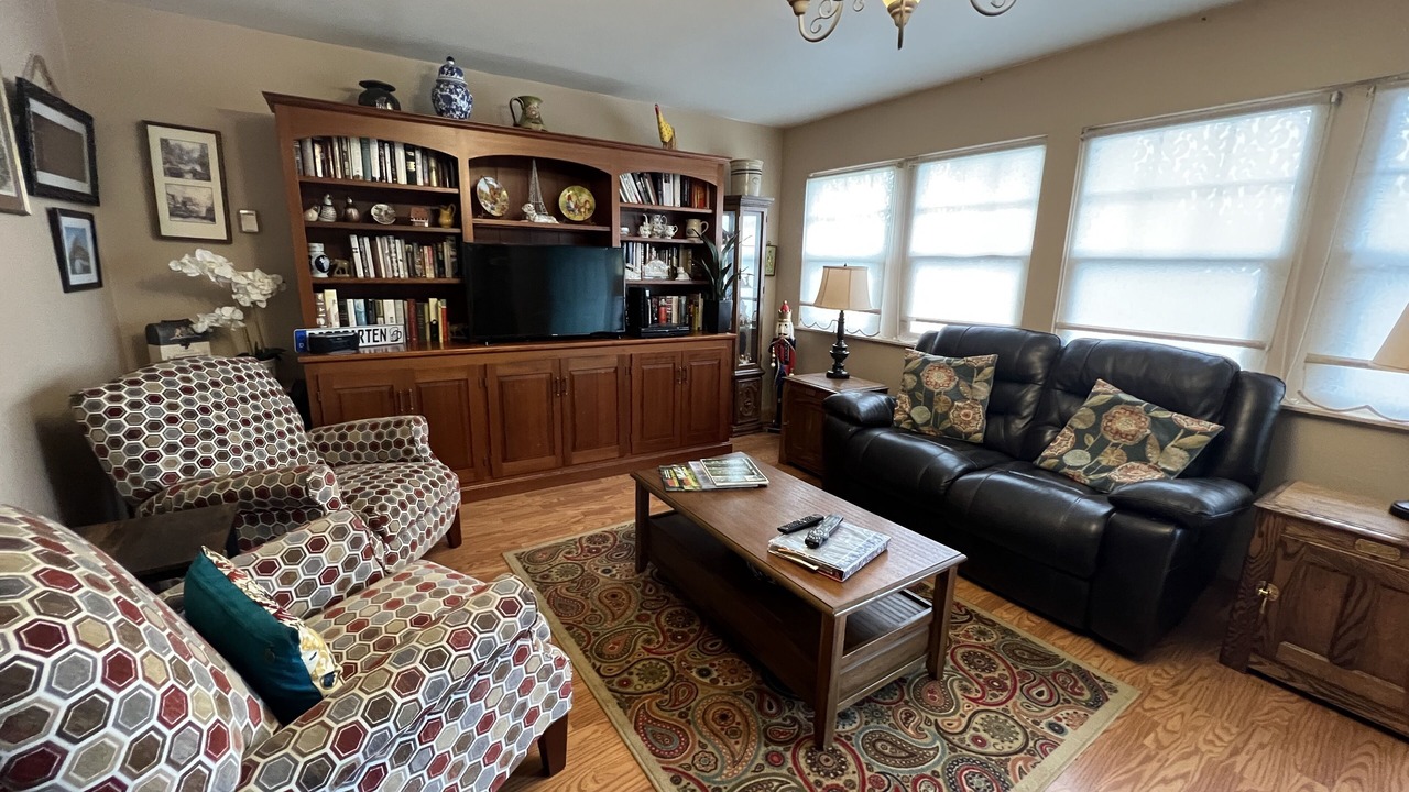 Photo of Livingroom in Eureka
