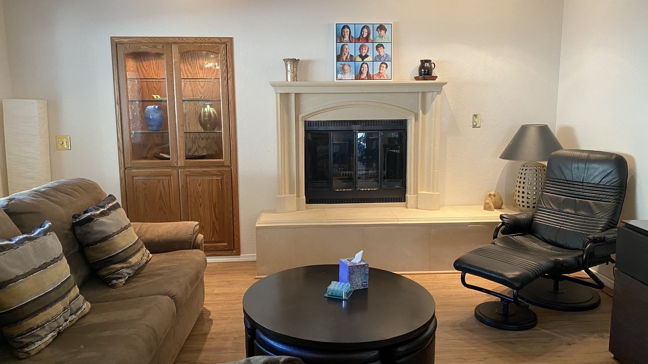 Photo of Livingroom in Round Hill Village