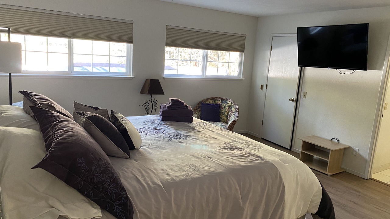 Photo of Bedroom in Round Hill Village