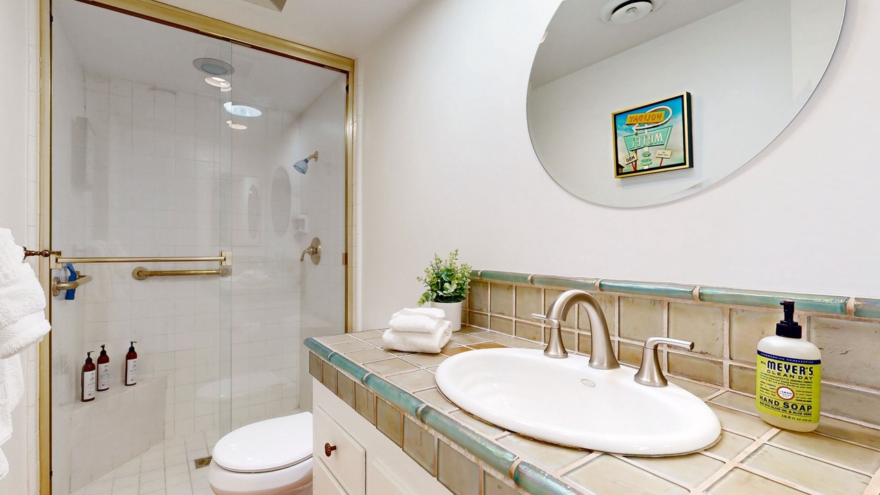 Photo of Bathroom in Araby Commons