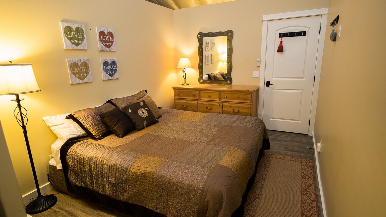 Photo of Bedroom in Lake Nacimiento