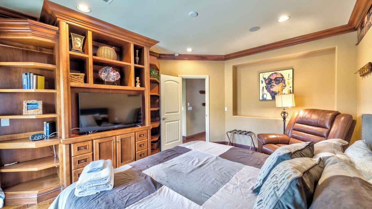 Photo of Bedroom in Enterprise