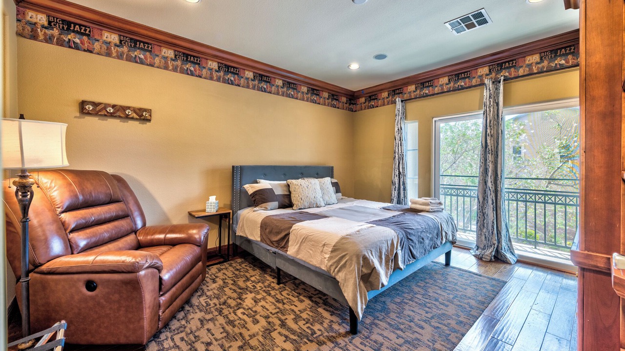 Photo of Bedroom in Enterprise