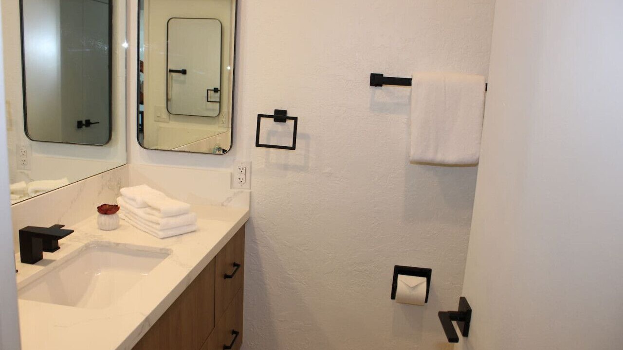 Photo of Bathroom in Araby