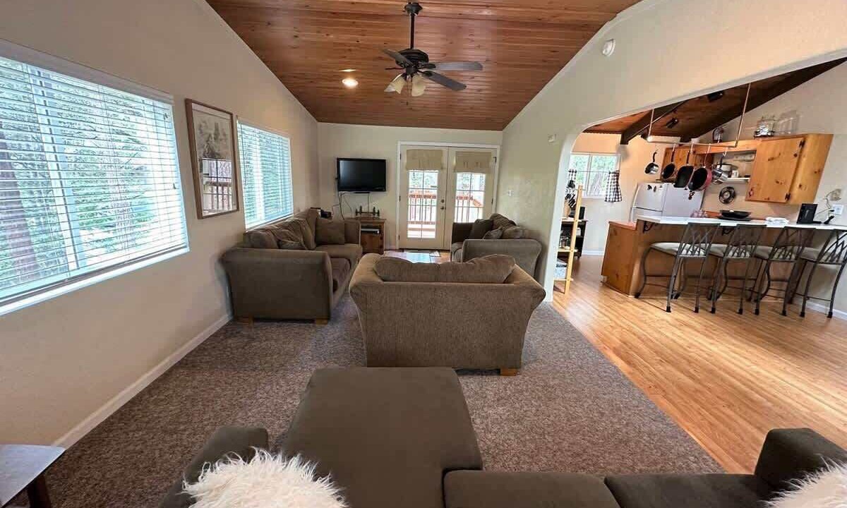 Photo of Livingroom in Twain Harte