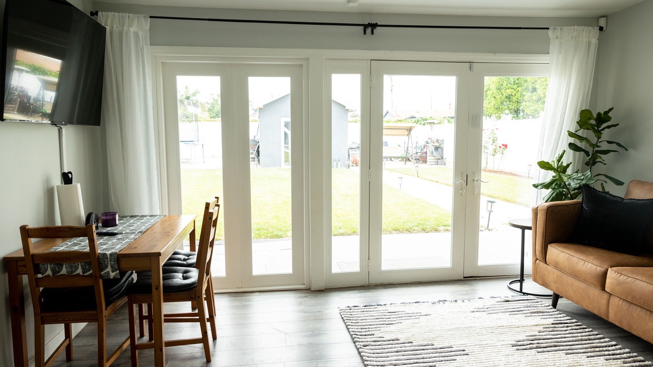 Photo of Livingroom in Compton