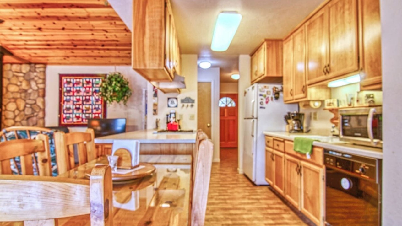 Photo of Kitchen in Groveland