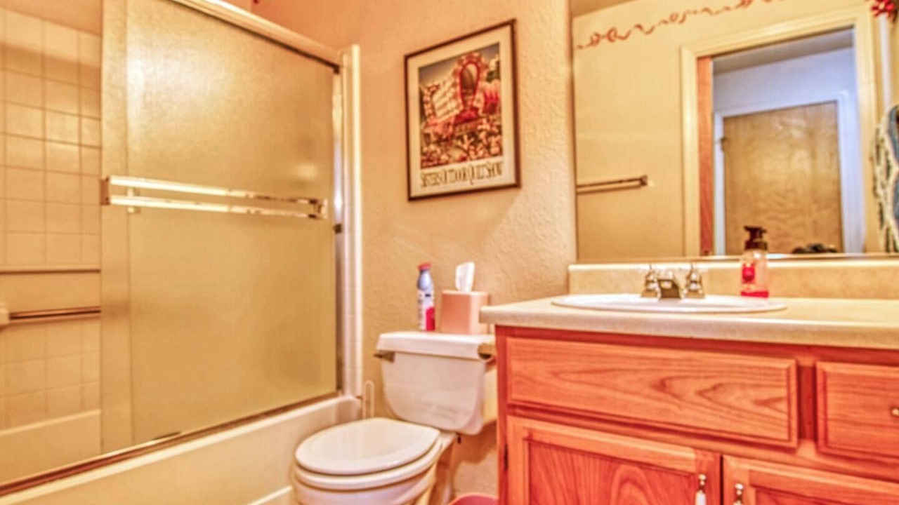 Photo of Bathroom in Groveland