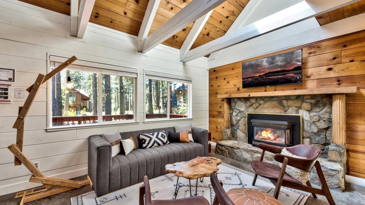 Photo of Livingroom in North Upper Truckee