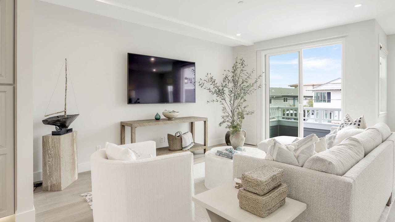 Photo of Livingroom in Beach Barber Tract