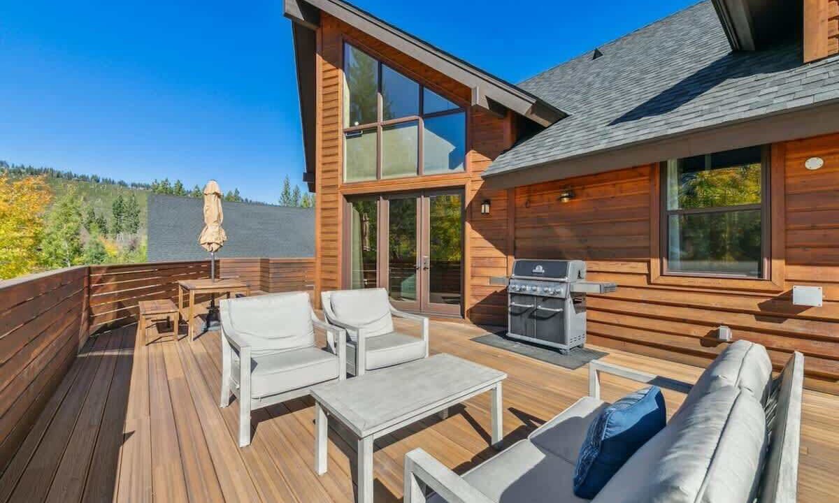 Photo of Outdoor in Mountain View Estates