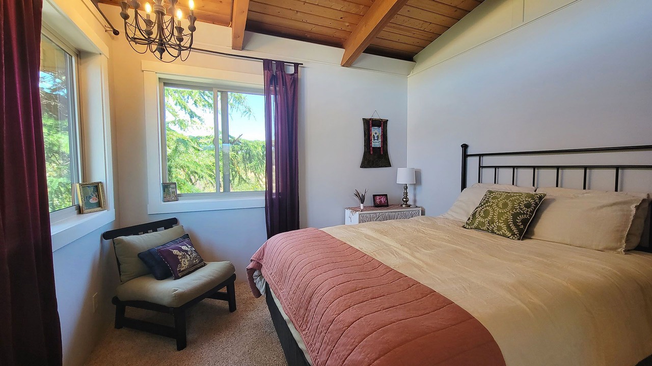 Photo of Bedroom in Ashland