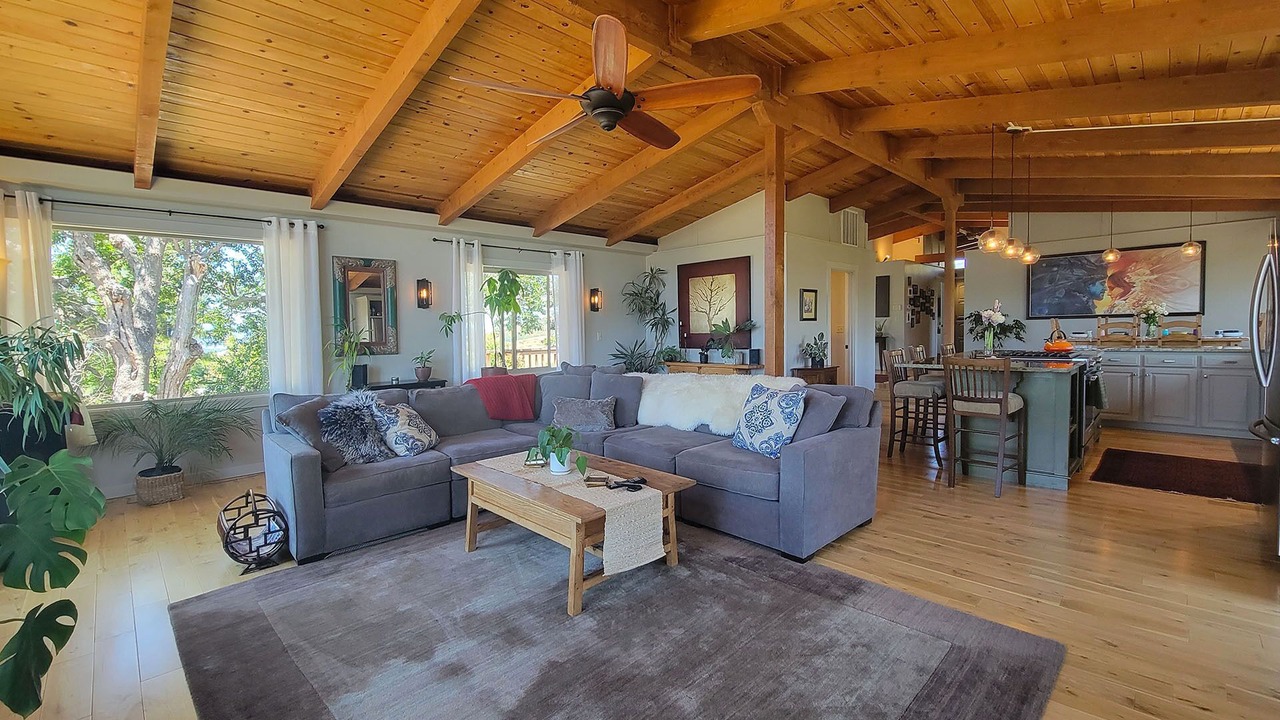 Photo of Livingroom in Ashland