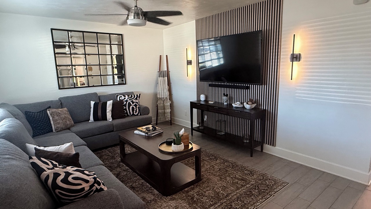 Photo of Livingroom in Camelback East