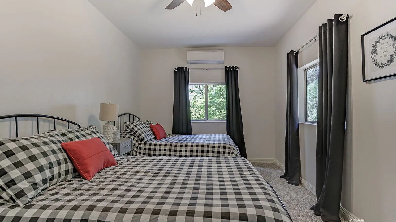 Photo of Bedroom in Douglas City
