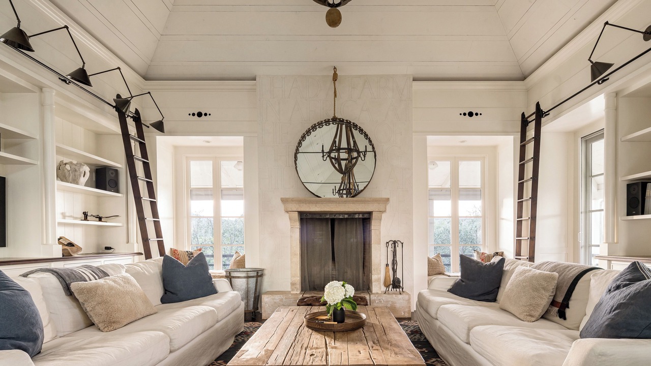 Photo of Livingroom in Rutherford