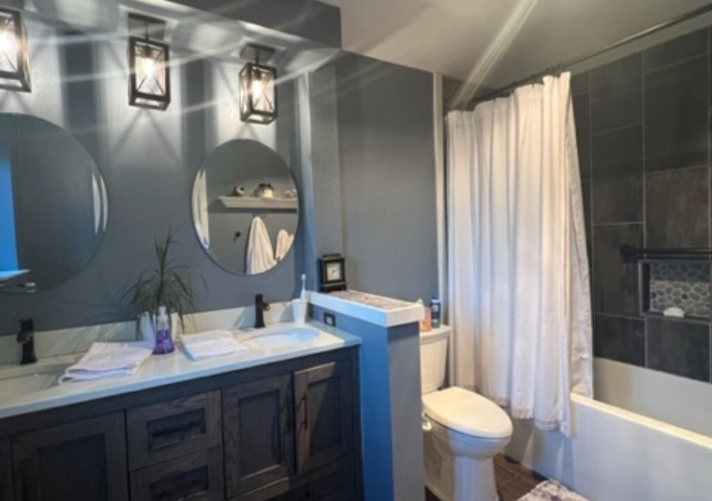 Photo of Bathroom in Oak Shores