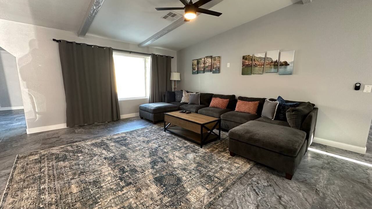 Photo of Livingroom in Green Valley North