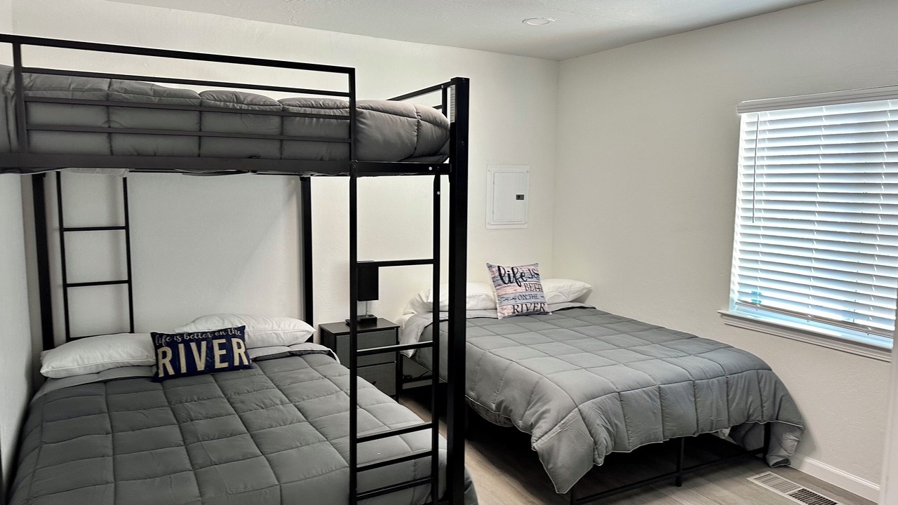 Photo of Bedroom in Raisin