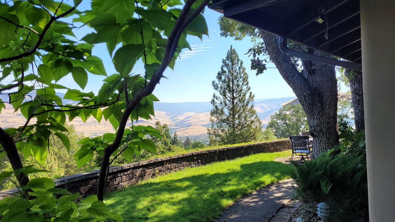 Photo of Outdoor in Ashland