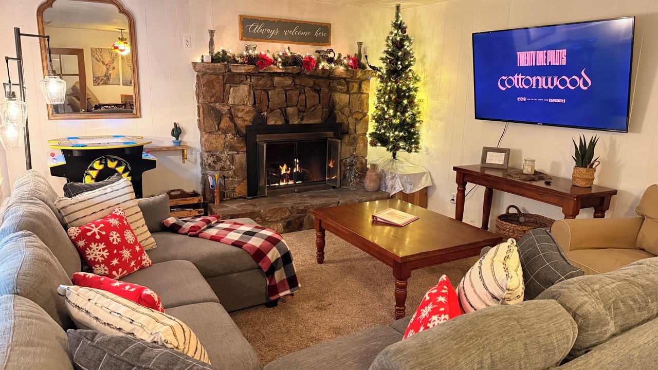 Photo of Livingroom in Fawnskin