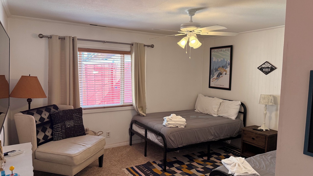 Photo of Bedroom in Fawnskin