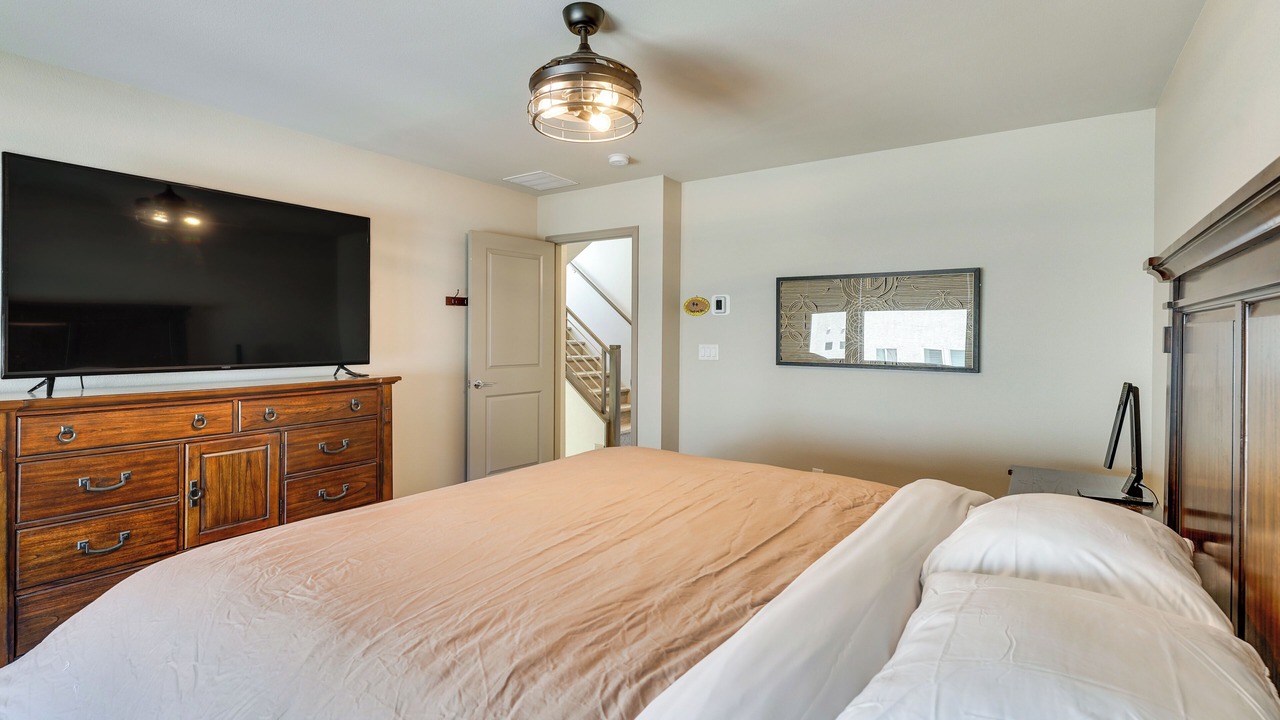 Photo of Bedroom in Enterprise