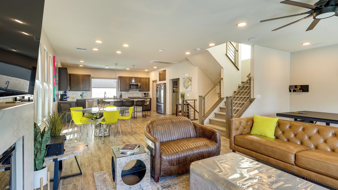 Photo of Livingroom in Enterprise