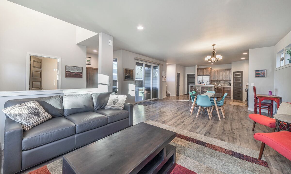 Photo of Livingroom in Old Farm District