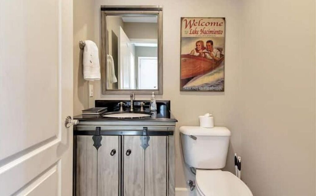 Photo of Bathroom in Oak Shores