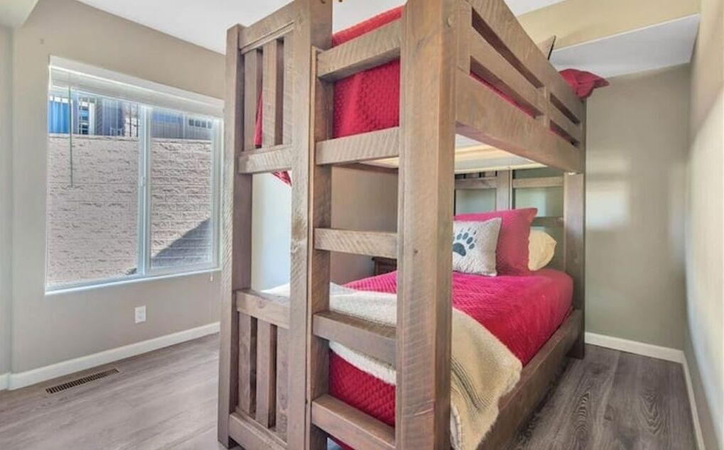 Photo of Bedroom in Oak Shores