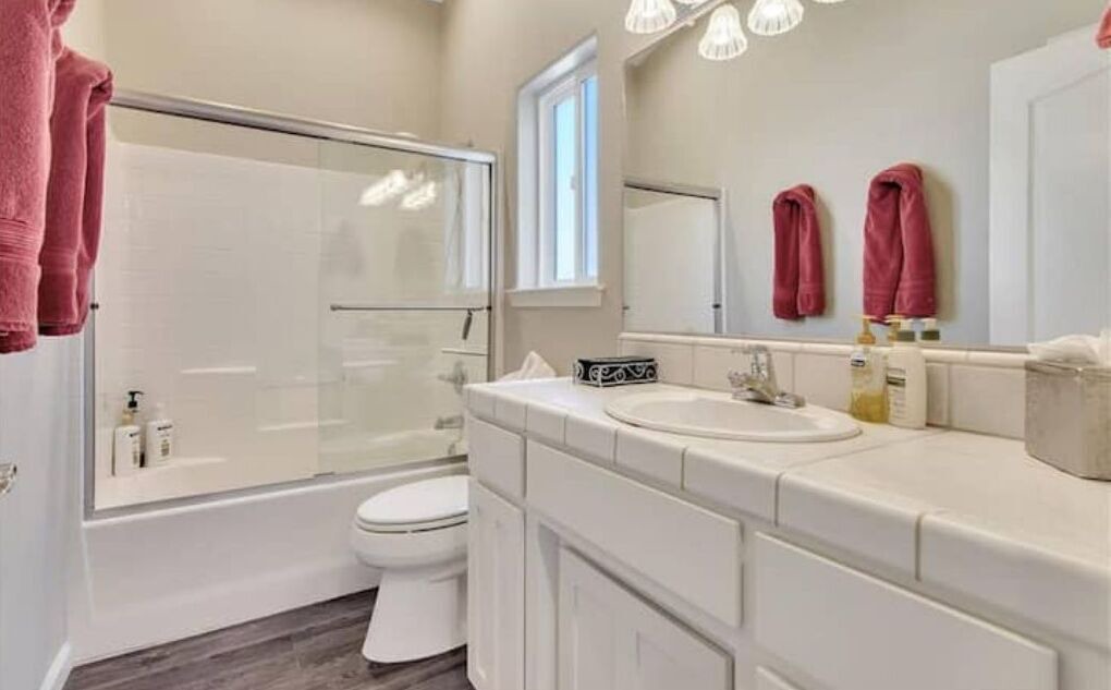 Photo of Bathroom in Oak Shores