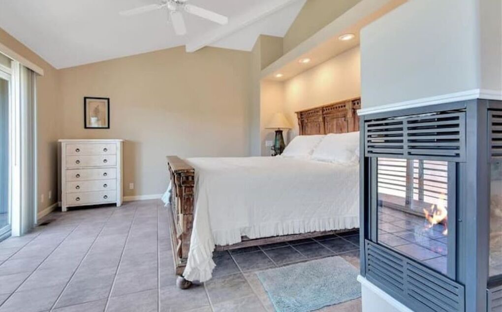 Photo of Bedroom in Oak Shores