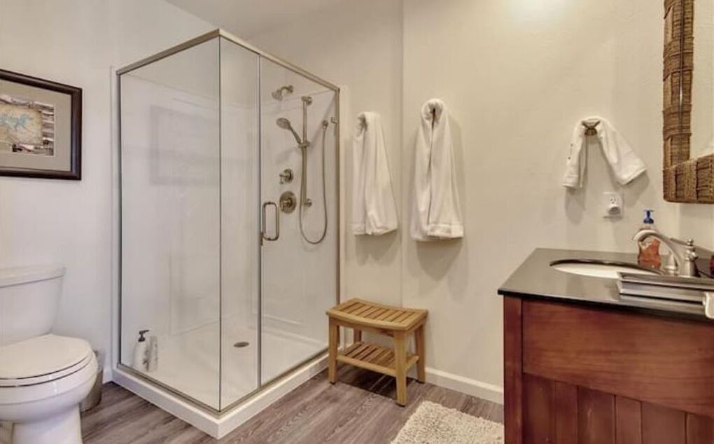 Photo of Bathroom in Oak Shores