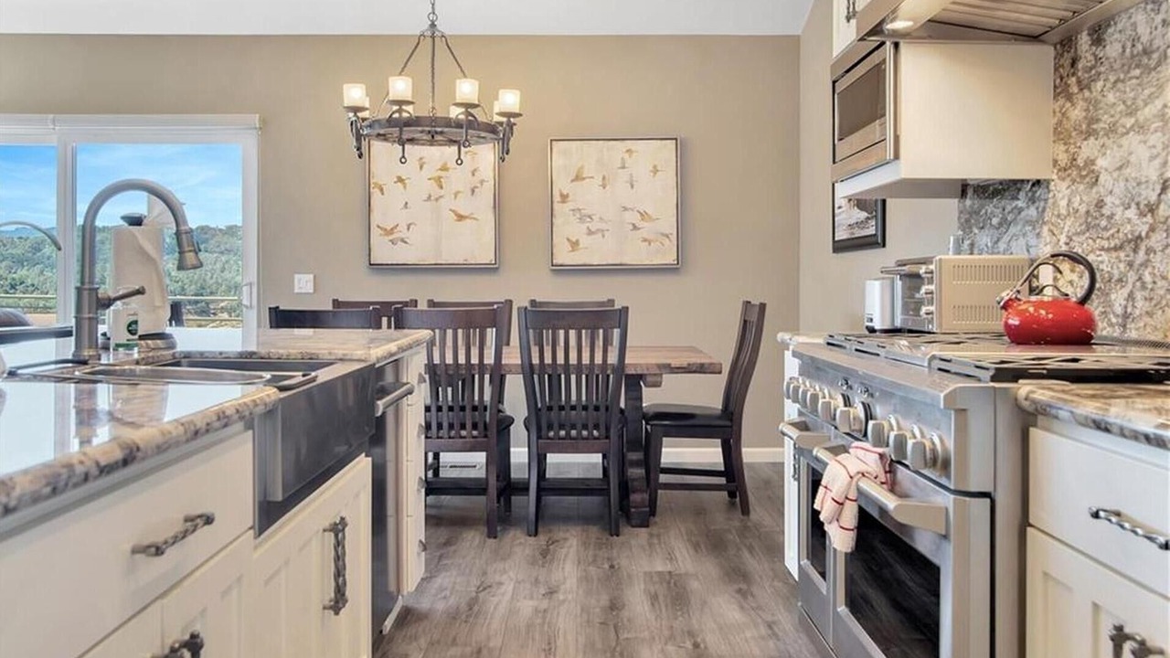 Photo of Kitchen in Oak Shores