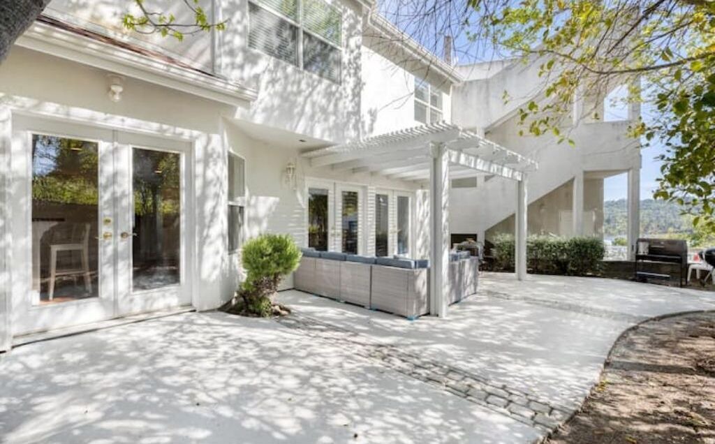 Photo of Patio Balcony in Oak Shores