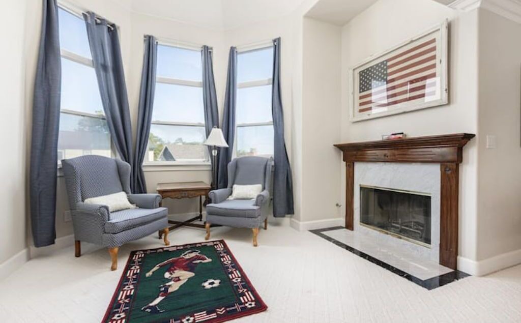Photo of Livingroom in Oak Shores