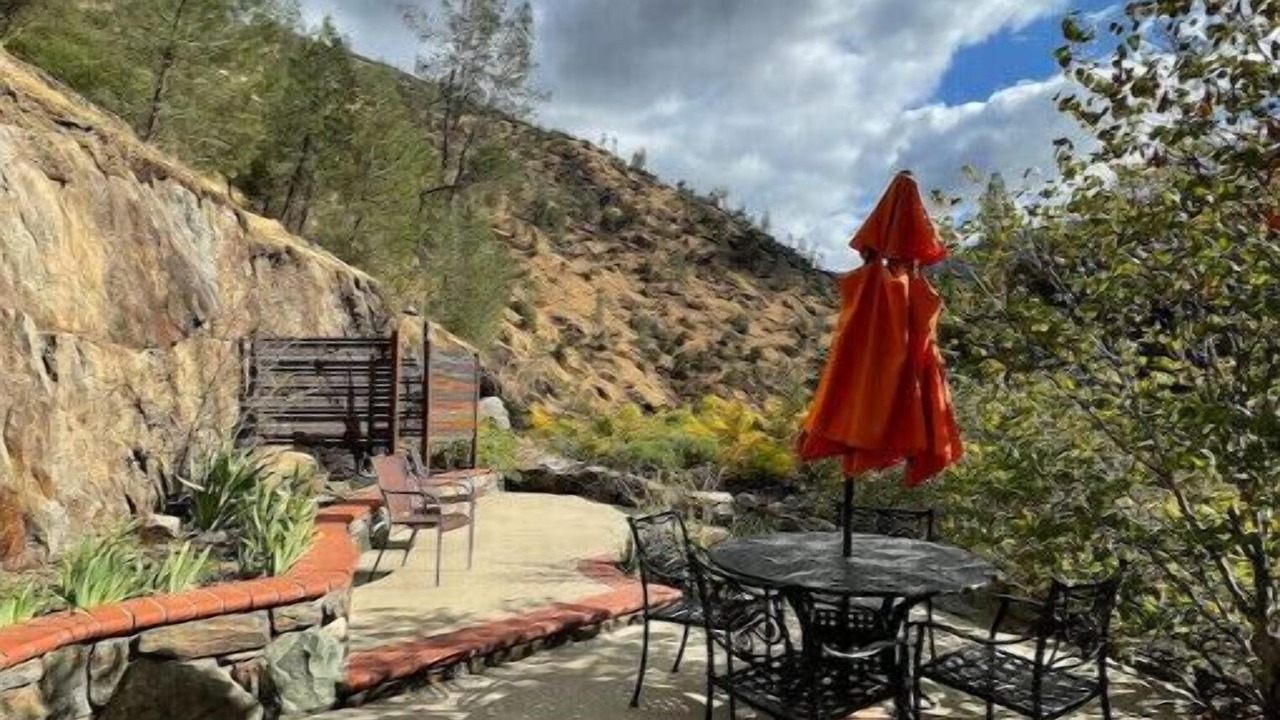 Photo of Outdoor in El Portal