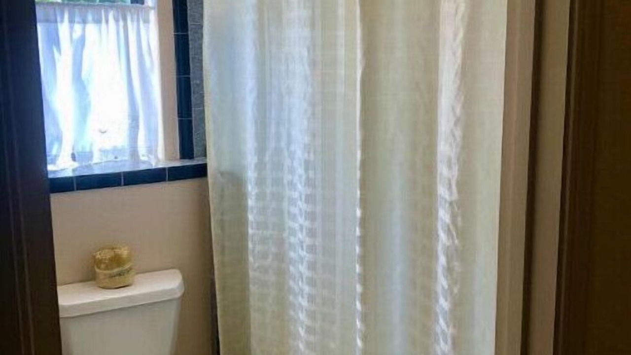 Photo of Bathroom in El Portal