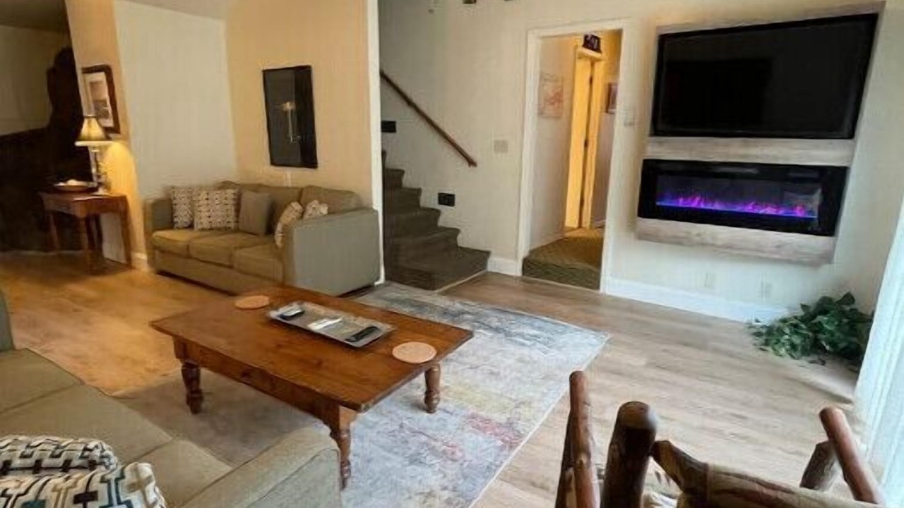 Photo of Livingroom in El Portal