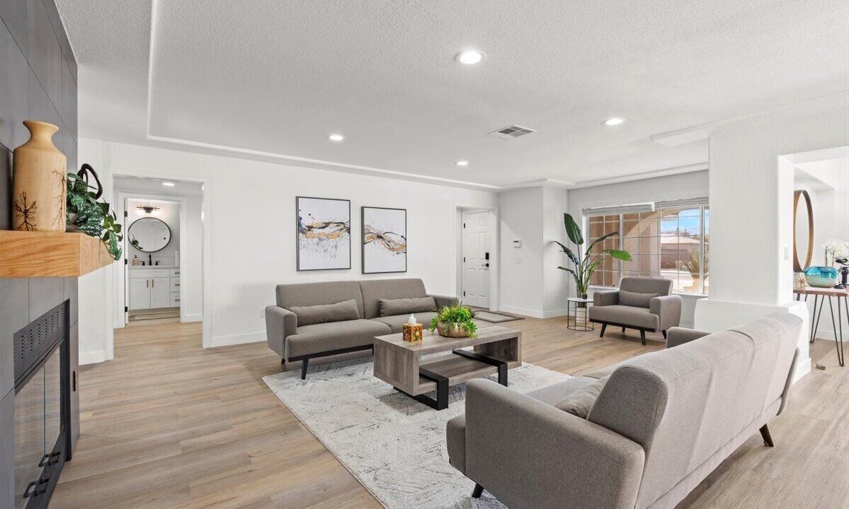 Photo of Livingroom in Monarch Estates